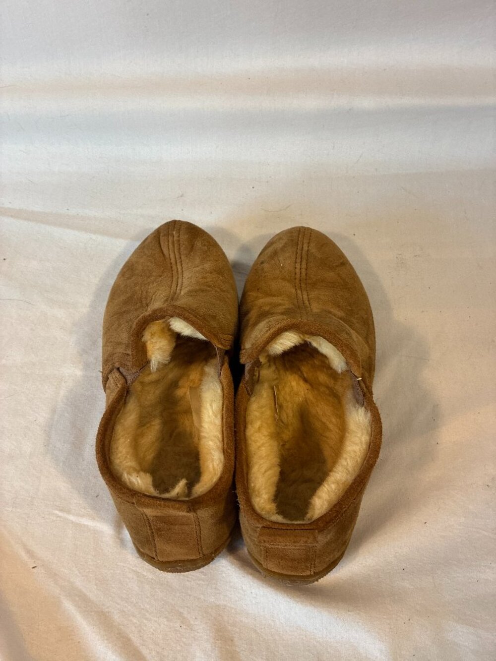 Minnetonka Moccasin Men's Genuine Shearling Slipper Size 10 Suede Barely Worn